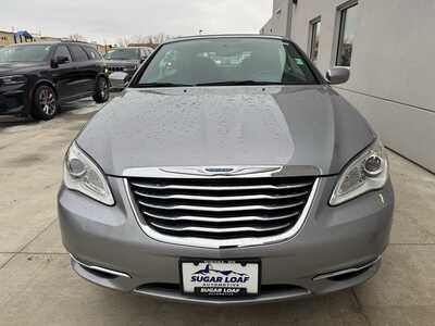 2013 Chrysler 200, $9990. Photo 3
