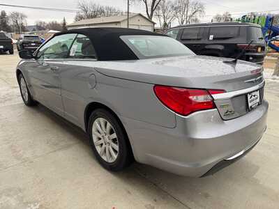2013 Chrysler 200, $9990. Photo 5