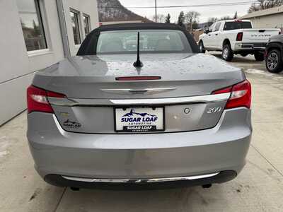 2013 Chrysler 200, $9990. Photo 6
