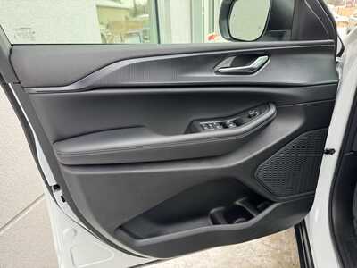 2025 Jeep Grand Cherokee, $38320. Photo 11