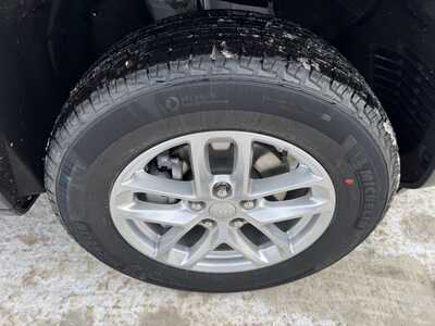 2025 Jeep Grand Cherokee, $38320. Photo 9