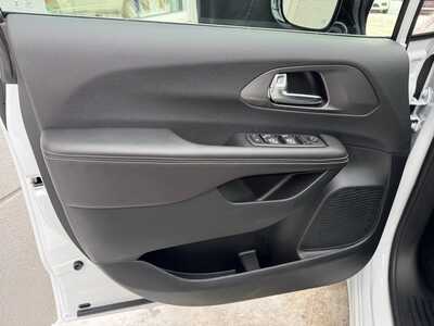 2026 Chrysler Voyager, $38765. Photo 11
