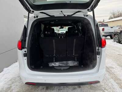 2026 Chrysler Voyager, $38765. Photo 6