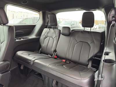 2026 Chrysler Pacifica, $45555. Photo 12