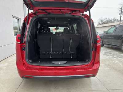 2026 Chrysler Pacifica, $45555. Photo 6