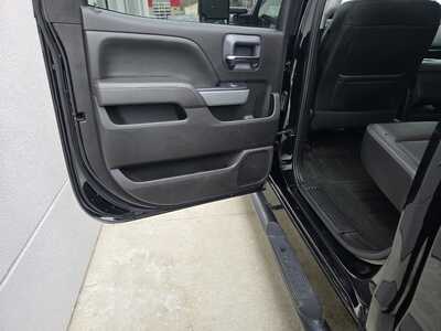 2017 Chevrolet 2500 Crew Cab, $33990. Photo 12