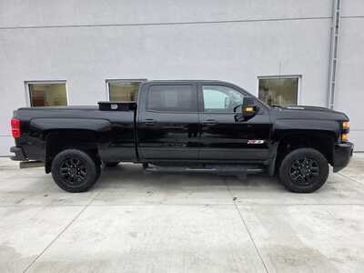 2017 Chevrolet 2500 Crew Cab, $33990. Photo 7