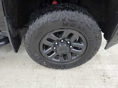 2017 Chevrolet 2500 Crew Cab, $33990. Photo 9