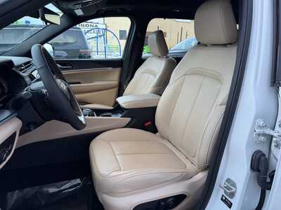 2024 Jeep Grand Cherokee L, $36850. Photo 10