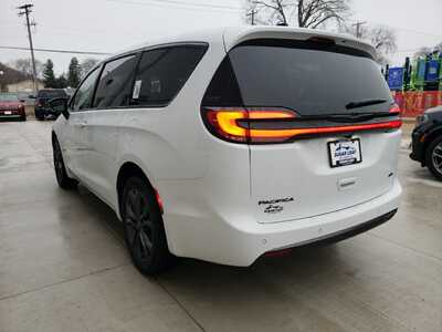 2026 Chrysler Pacifica, $45060. Photo 4