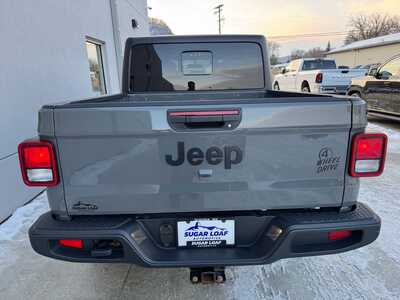 2021 Jeep Gladiator, $28990. Photo 5