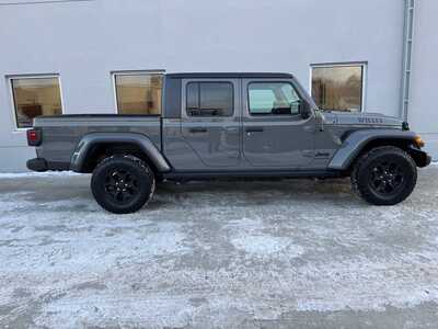 2021 Jeep Gladiator, $28990. Photo 8