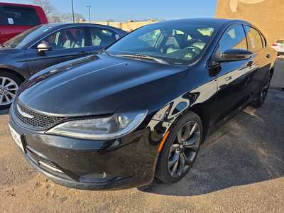 2015 Chrysler 200, $9990. Photo 2
