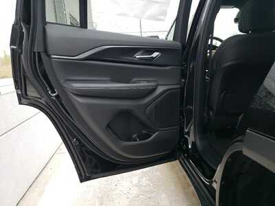 2025 Jeep Grand Cherokee, $40915. Photo 11