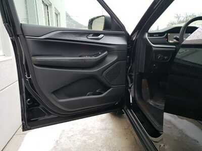 2025 Jeep Grand Cherokee, $40915. Photo 9