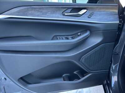 2025 Jeep Grand Cherokee, $50480. Photo 10