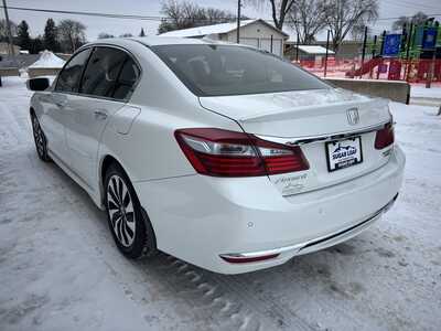 2017 Honda Accord, $16990. Photo 4