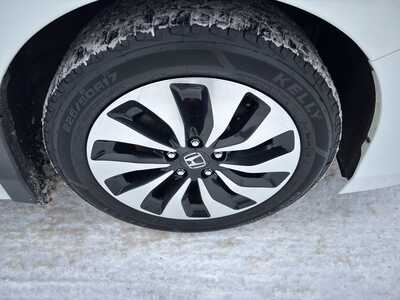 2017 Honda Accord, $16990. Photo 8