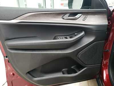 2025 Jeep Grand Cherokee, $46965. Photo 10