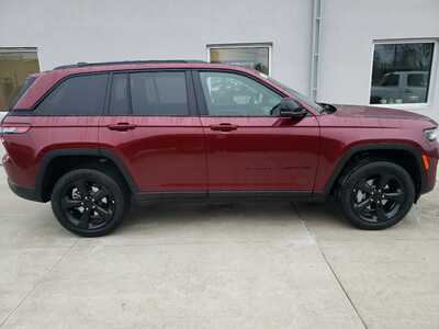 2025 Jeep Grand Cherokee, $46965. Photo 7