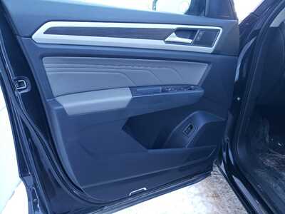 2021 Volkswagen Atlas, $19990. Photo 10