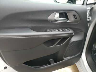 2026 Chrysler Pacifica, $46000. Photo 11