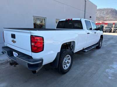 2017 Chevrolet 3500 Crew Cab, $35990. Photo 7