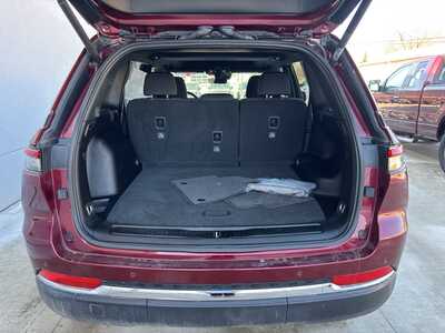 2025 Jeep Grand Cherokee, $32250. Photo 6