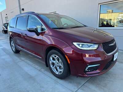 2023 Chrysler Pacifica, $37990. Photo 1