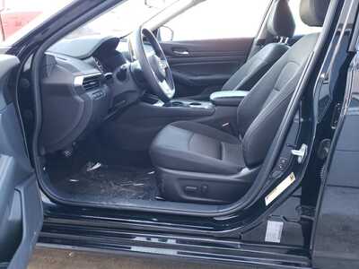 2025 Nissan Altima, $18950. Photo 12