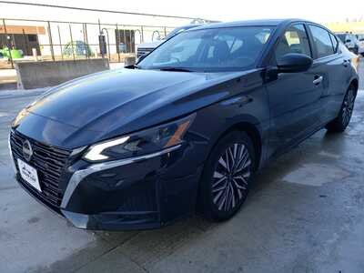 2025 Nissan Altima, $18950. Photo 3