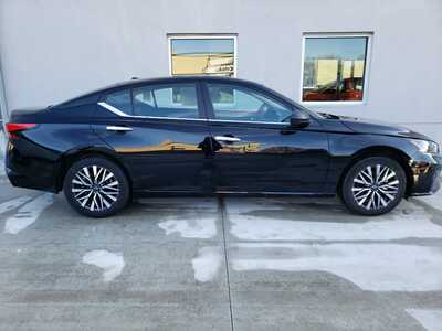 2025 Nissan Altima, $18950. Photo 8