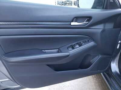 2025 Nissan Altima, $18950. Photo 11