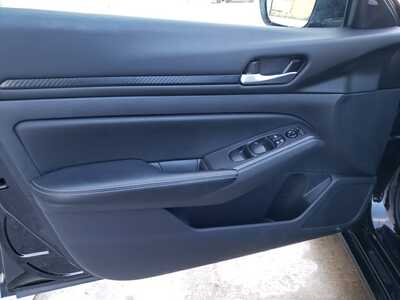 2025 Nissan Altima, $19950. Photo 11