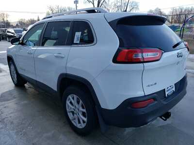 2018 Jeep Cherokee, $13990. Photo 4