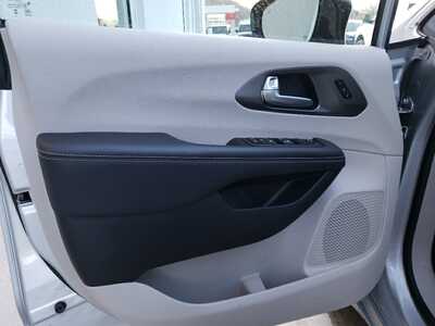 2024 Chrysler Pacifica, $27990. Photo 11