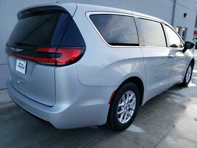 2024 Chrysler Pacifica, $27990. Photo 7