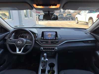2025 Nissan Altima, $19650. Photo 4