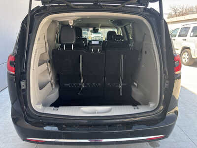 2024 Chrysler Pacifica, $26950. Photo 6