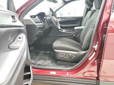 2026 Jeep Grand Cherokee, $45125. Photo 12