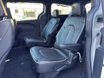 2025 Chrysler Pacifica, $36450. Photo 11