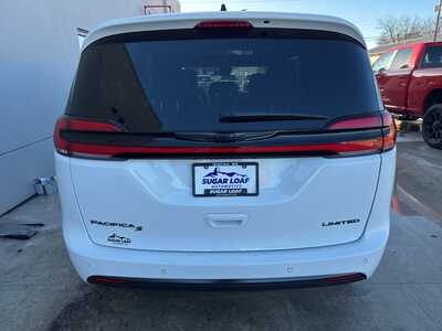 2025 Chrysler Pacifica, $36450. Photo 5