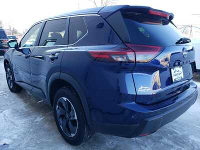 2025 Nissan Rogue, $23650. Photo 4