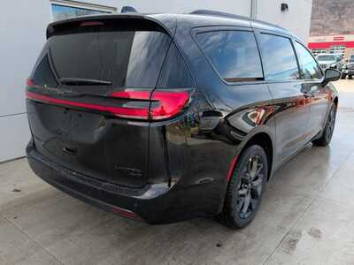 2026 Chrysler Pacifica, $51960. Photo 3