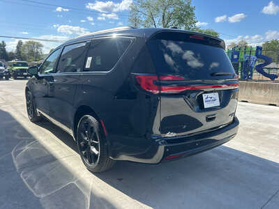 2026 Chrysler Pacifica, $51960. Photo 6