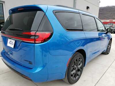 2026 Chrysler Pacifica, $52455. Photo 7