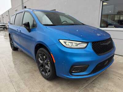 2026 Chrysler Pacifica, $52455. Photo 1