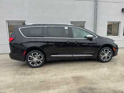 2026 Chrysler Pacifica, $56450. Photo 2