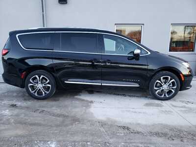 2026 Chrysler Pacifica, $56450. Photo 8