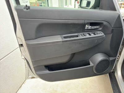 2012 Jeep Liberty, $4990. Photo 10